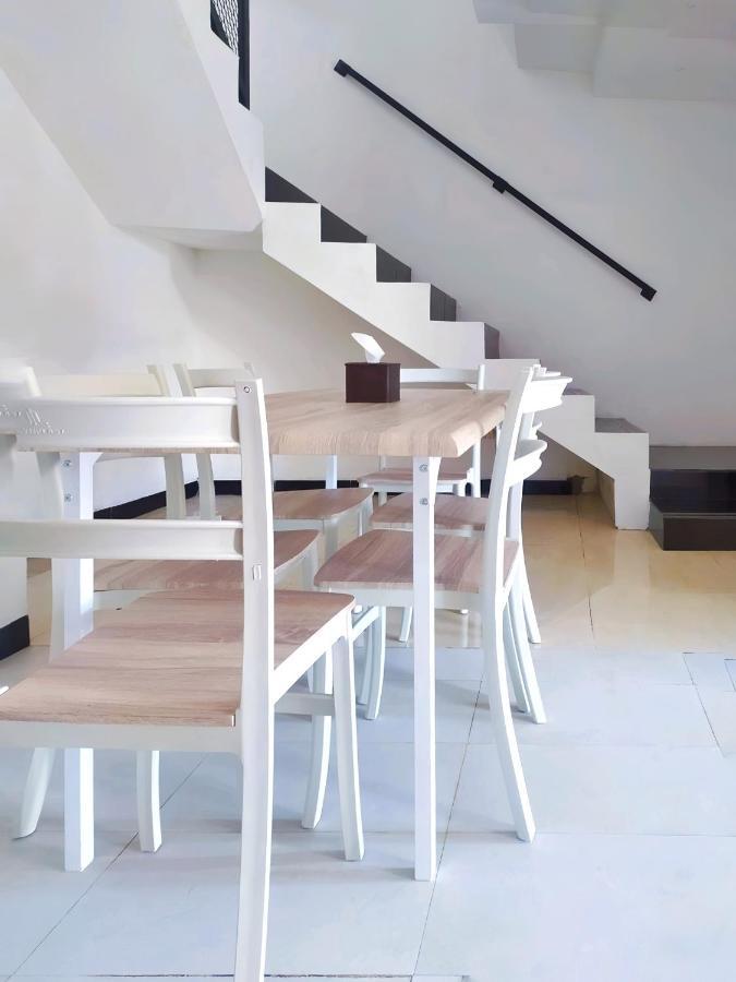 Homestay Omah Putih Bantul Esterno foto
